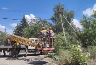 Зі світлом ще майже 76 тисяч родин: ДТЕК Донецькі електромережі відновив низку пошкоджень мереж після обстрілів