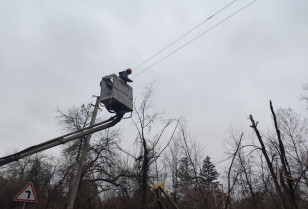 За добу енергетики ДТЕК відновили електропостачання для майже 3 тисяч родин Київської області після російських атак