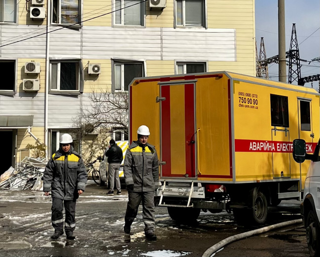 Energy workers of DTEK Odesa Grids restored power supply to more than 100,000 families in February