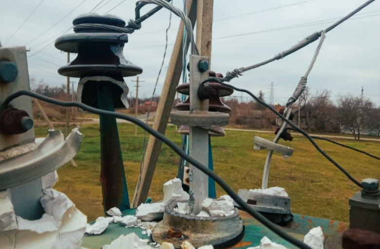 Over the course of the day, DTEK energy workers restored electricity to 3,000 homes in the Dnipropetrovsk region that were de-energized due to the shelling