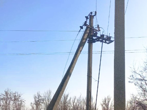 DTEK energy workers restored power supply after shelling to 76,000 homes in the Dnipropetrovsk region over the course of the week