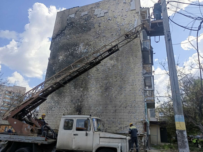 Energy workers of DTEK Kyiv Regional Grids restored electricity to more than a thousand homes in the Kyiv region over the course of the week