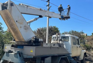 DTEK Dnipro Grids energy workers restored electricity after shelling to 18,000 homes over the course of the week