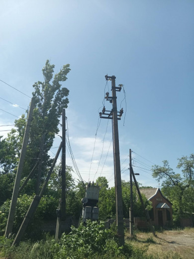 Ще у 11 населених пункти зміг повернути електрику ДТЕК Донецькі електромережі
