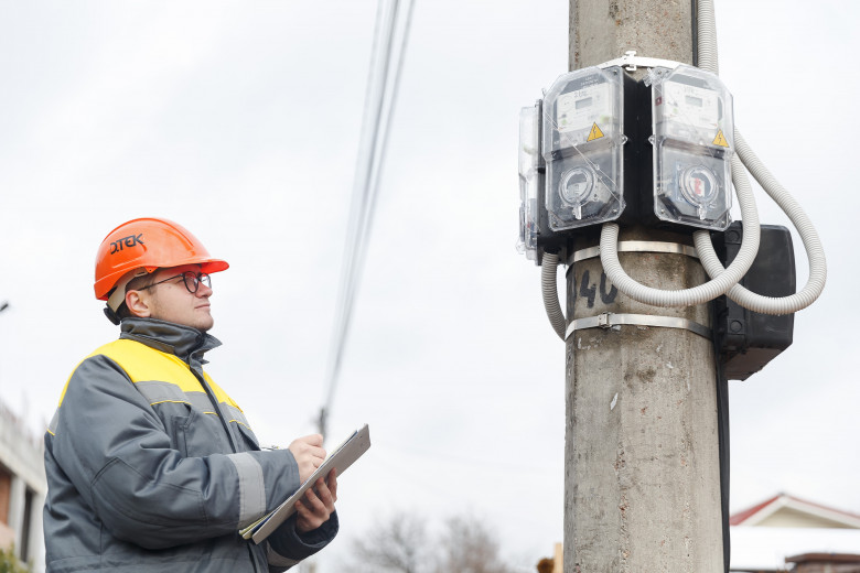 Protect your meter: why do you need a box and when to replace it, – DTEK Dnipro Grids