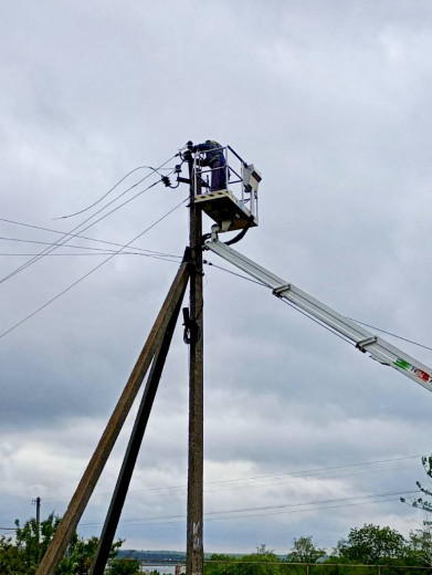 Energy workers of DTEK Odesa Grids restored electricity to more than 100 families last week