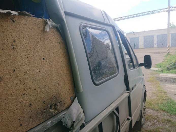 Ціна світла: фахівці ДТЕК Донецькі електромережі знову потрапили під обстріл під час робіт