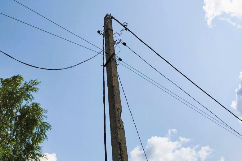 Енергетики ДТЕК Дніпровські електромережі заживили 13 тисяч осель після обстрілів