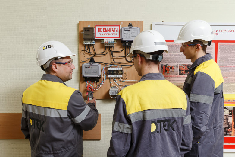 Dual education at DTEK Kyiv Grids: over 100 students chose their path in the energy industry