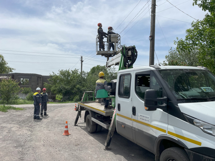 DTEK Donetsk Grids managed to restore electricity to more than 15,000 homes yesterday