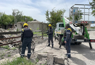 DTEK Donetsk Grids energy workers repaired 1,300 power facilities since the beginning of the year