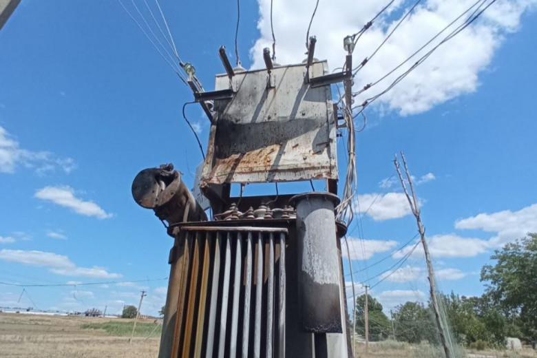 Відновлення після обстрілів: За тиждень ДТЕК Дніпровські електромережі повернув світло до 75 тисяч осель