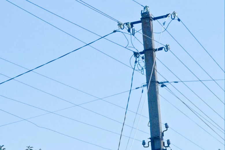 Енергетики ДТЕК Дніпровські електромережі відновили світло після обстрілів у 15 населених пунктах Дніпропетровщини