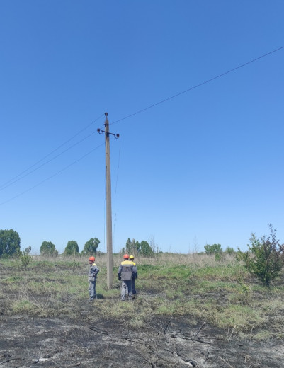 Зі світлом 9 населених пунктів: ДТЕК Донецькі електромережі продовжує ремонти мереж та обладнання