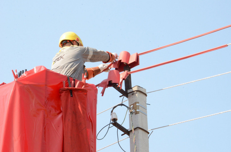 Almost 7,000 repairs in the distribution grids are conducted without power shutdowns, – DTEK Kyiv Regional Grids