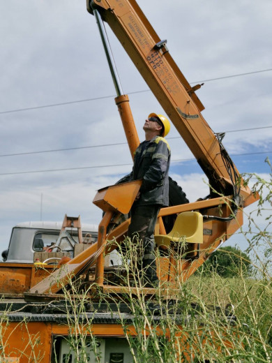 Energy workers of DTEK Kyiv Regional Grids restored electricity to almost 3,000 homes in the Kyiv region after a massive attack