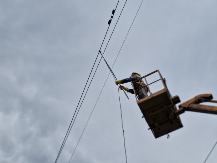 Energy workers of DTEK Kyiv Regional Grids restored electricity to 8 settlements, affected by shelling