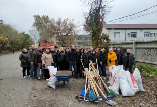 Столичні енергетики прибрали понад 20 кубів сміття в межах осіннього місячника благоустрою
