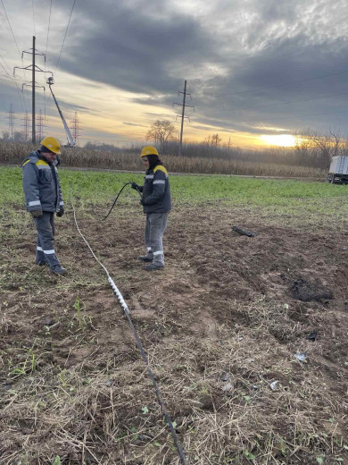 Energy workers of DTEK Kyiv Regional Grids restored electricity to more than 43,500 families in the Kyiv region yesterday