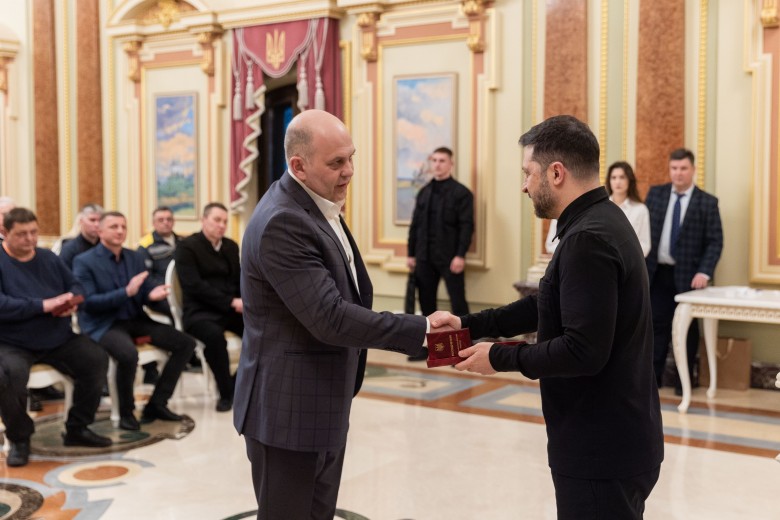 За стійкість і професіоналізм: працівник ДТЕК Дніпровські електромережі отримав звання «Заслужений енергетик України»