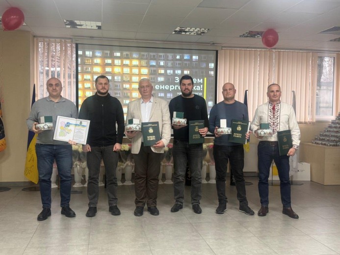 35 енергетиків ДТЕК Київські регіональні електромережі отримали державні відзнаки до професійного свята