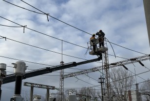 Напередодні Нового року енергетики ДТЕК Київські регіональні електромережі повернули світло понад 30 тисячам родин Київщини після обстрілів