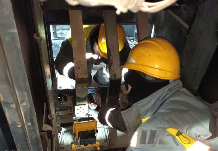 За дві доби енергетики ДТЕК Дніпровські електромережі відновили світло для 31,8 тисячі родин регіону