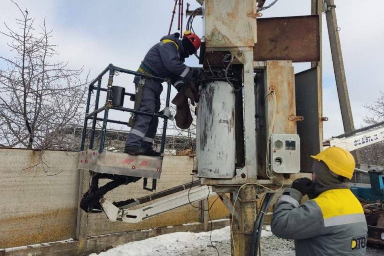 Світло попри удари: у січні енергетики ДТЕК Дніпровські електромережі відновили електропостачання для 1,7 млн родин