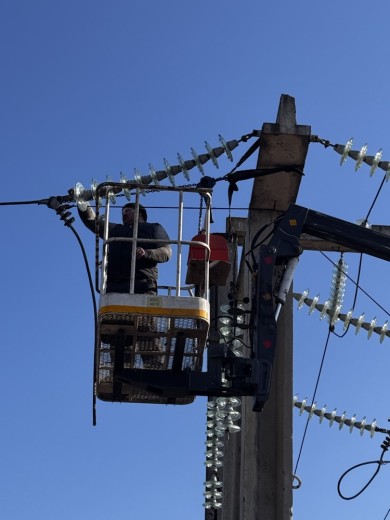 Світло тримається: за чотири роки війни енергетики ДТЕК Одеські електромережі повертали електрику в кожну домівку понад 5 разів