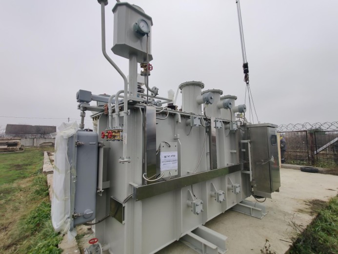 Допомога партнерів: ДТЕК Дніпровські електромережі отримав 4 трансформатори для відновлення енергообладнання після обстрілів