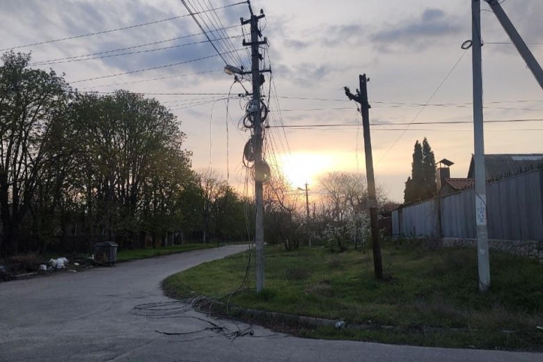 Енергетики ДТЕК Дніпровські електромережі відновили світло у 96 населених пунктах після атак росіян