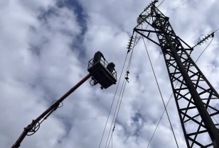 Обстріли енергооб’єктів продовжуються: за дві доби ДТЕК Дніпровські електромережі відновили світло для понад 128 тисяч родин
