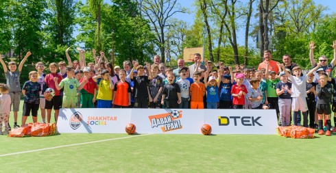 ДТЕК Київські регіональні електромережі та БФ Shakhtar Social відкрили другий футбольний майданчик «Давай, грай!» на Київщині