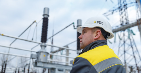 ДТЕК Київські електромережі повернули світло усім киянам після нічного обстрілу ДТЕК Київські електромережі повернули світло усім киянам після нічного обстрілу