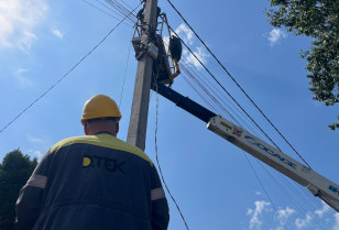 Енергетики ДТЕК Київські регіональні електромережі за добу повернули світло понад 3,6 тисячі родин після обстрілів Енергетики ДТЕК Київські регіональні електромережі за добу повернули світло понад 3,6 тисячі родин після обстрілів