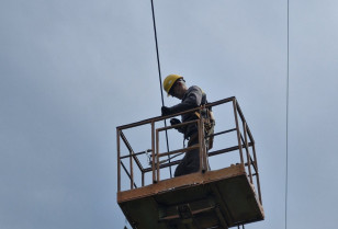 За добу на Київщині енергетики повернули світло понад 30 тисячам клієнтів після обстрілів