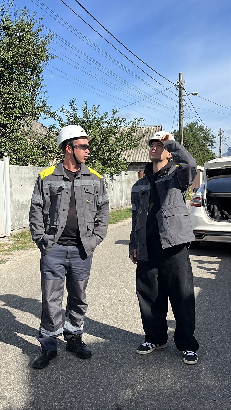 YAKTAK на день долучився до бригади столичних енергетиків. 2 YAKTAK на день долучився до бригади столичних енергетиків. 1