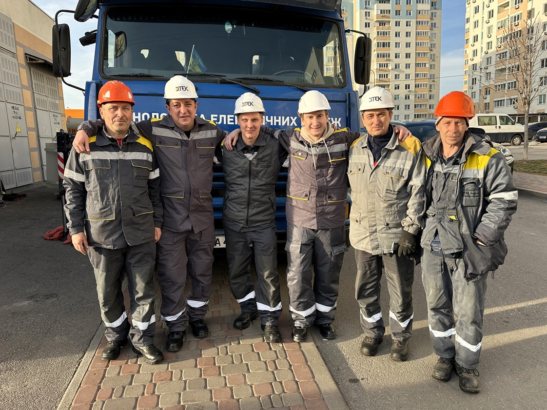 Українські зірки дали столиці світло разом з ДТЕК Київські електромережі.  6