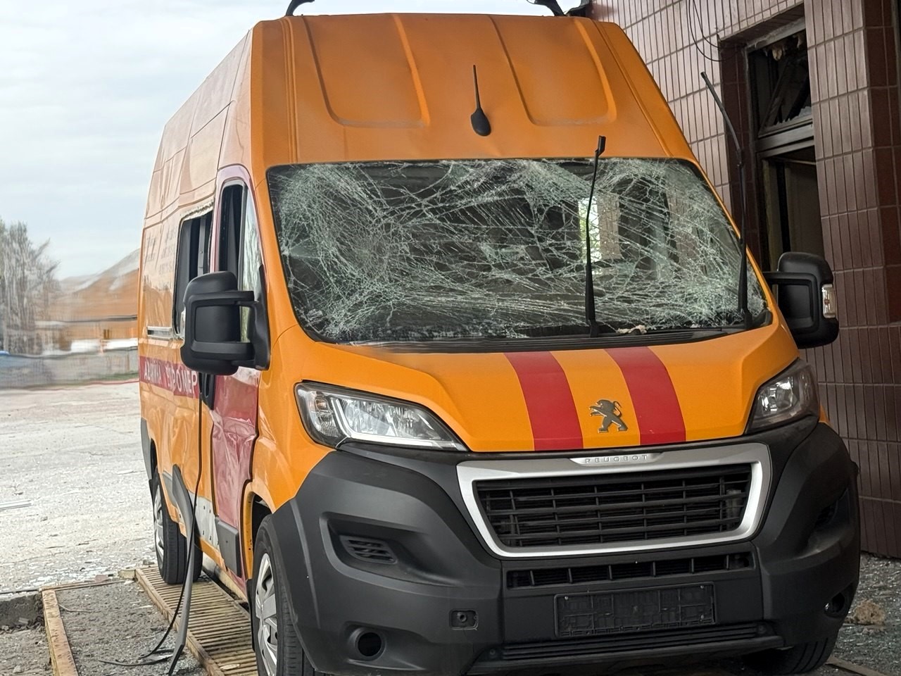 Внаслідок ракетної атаки в Києві постраждав виробничий підрозділ ДТЕК Київські електромережі Внаслідок ракетної атаки в Києві постраждав виробничий підрозділ ДТЕК Київські електромережі