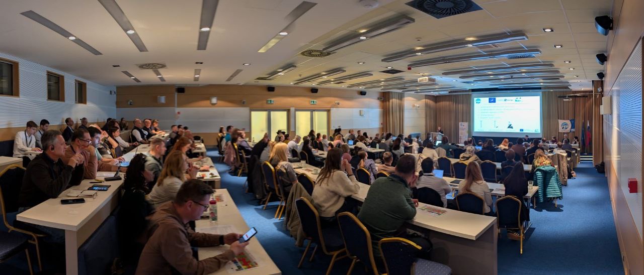 ДТЕК Мережі представив досвід захисту птахів на міжнародній конференції Free Sky for Birds 2026.  1