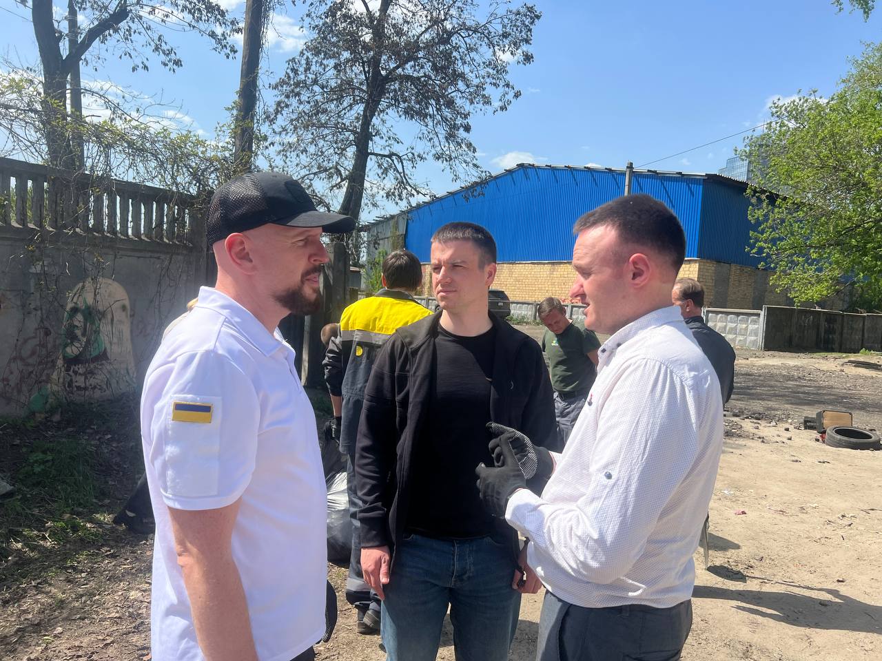 Зробили столицю чистіше: енергетики ДТЕК Київські електромережі долучилися до двомісячника з благоустрою міста.  4