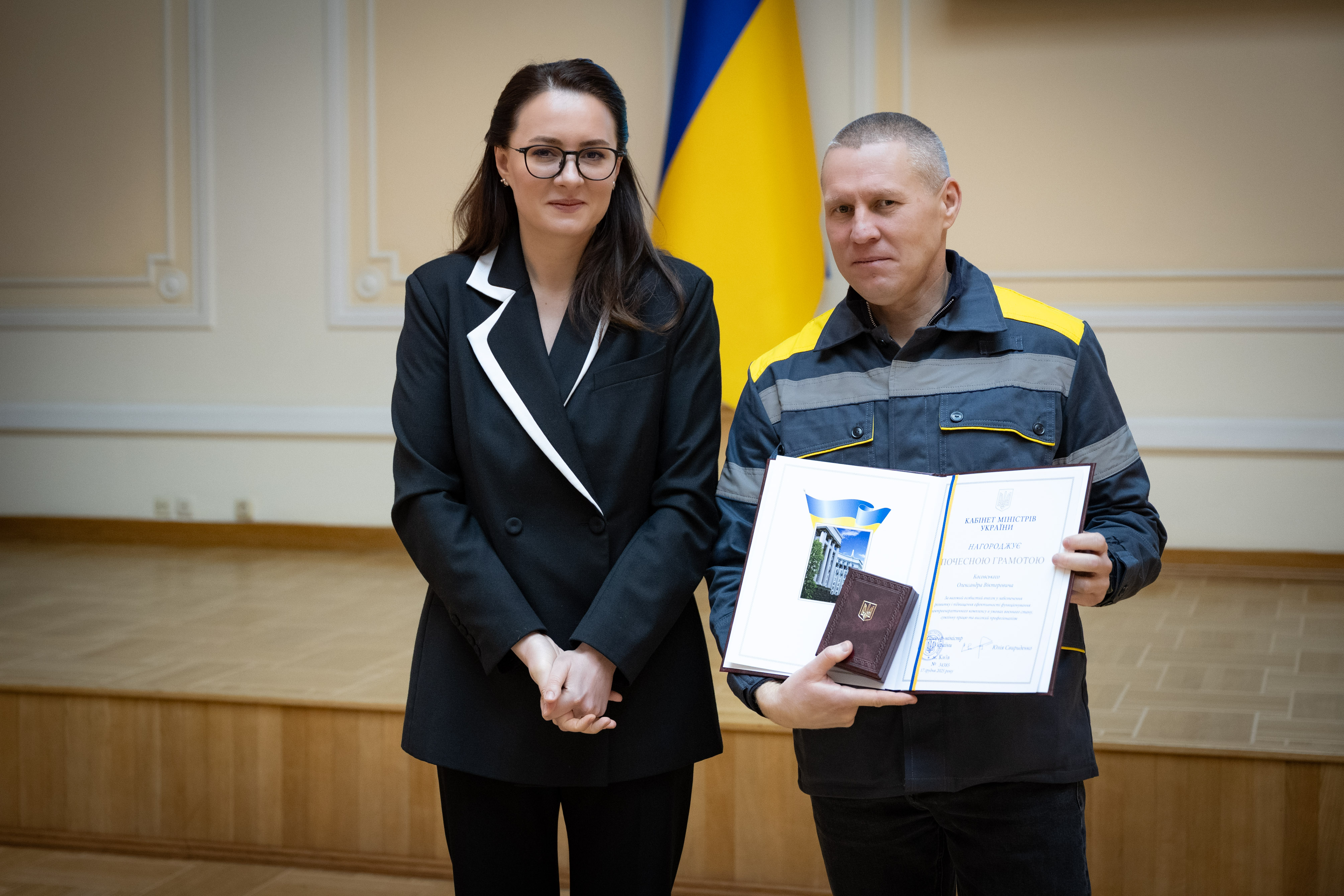 «За відновлення світла після ворожих атак»: понад 70 енергетиків ДТЕК Одеські електромережі отримали почесні нагороди.  3