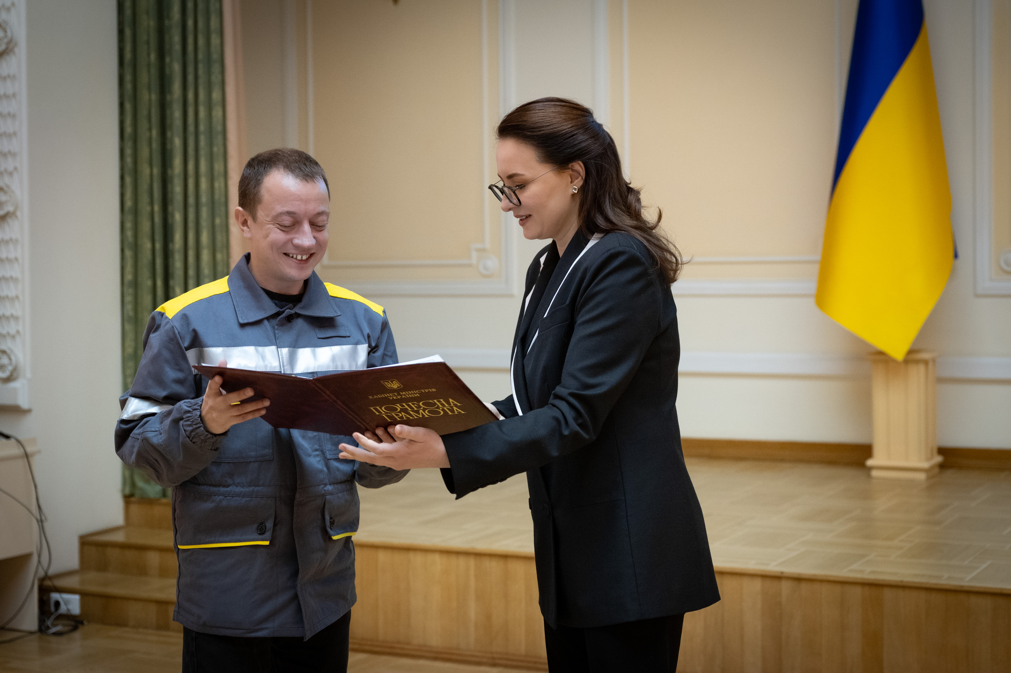 «За відновлення світла після ворожих атак»: понад 70 енергетиків ДТЕК Одеські електромережі отримали почесні нагороди.  4