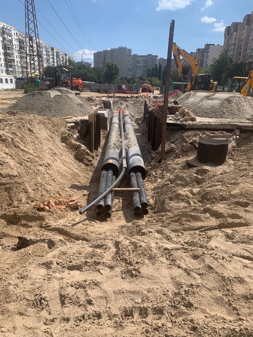 ДТЕК Київські електромережі переніс повітряні високовольтні мережі для будівництва метро на Виноградар. 2 ДТЕК Київські електромережі переніс повітряні високовольтні мережі для будівництва метро на Виноградар. 1