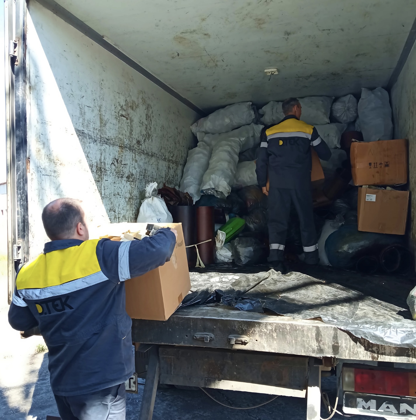 Over the three months of 2025, DTEK Odesa Grids sent more than 2 tons of waste for recycling.  2